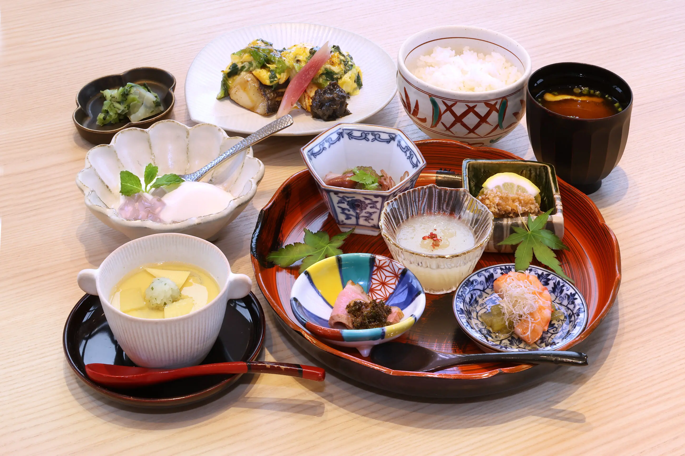 お膳　御膳　レトロ　10客 お子様膳 ・鶏の塩麹焼き膳 ・豚の醤油麹生姜焼き膳 小学校高学年の